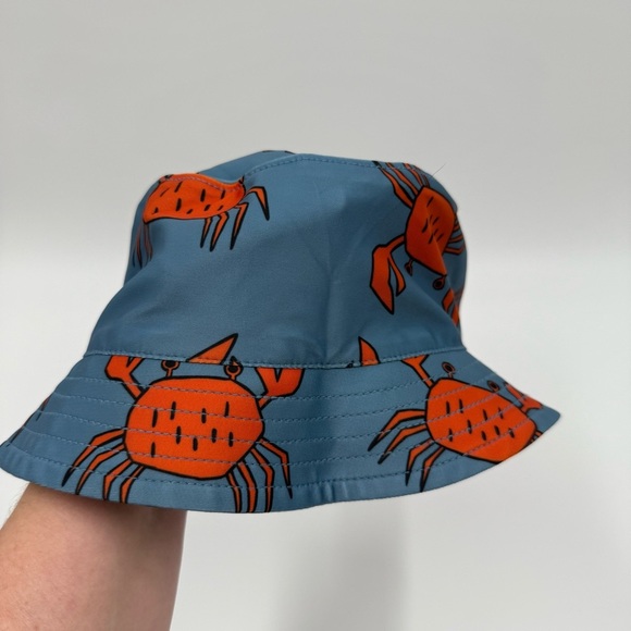 Tea Collection Reversible Bucket Hat with Crab Print / Black White Stripes - Picture 2 of 5